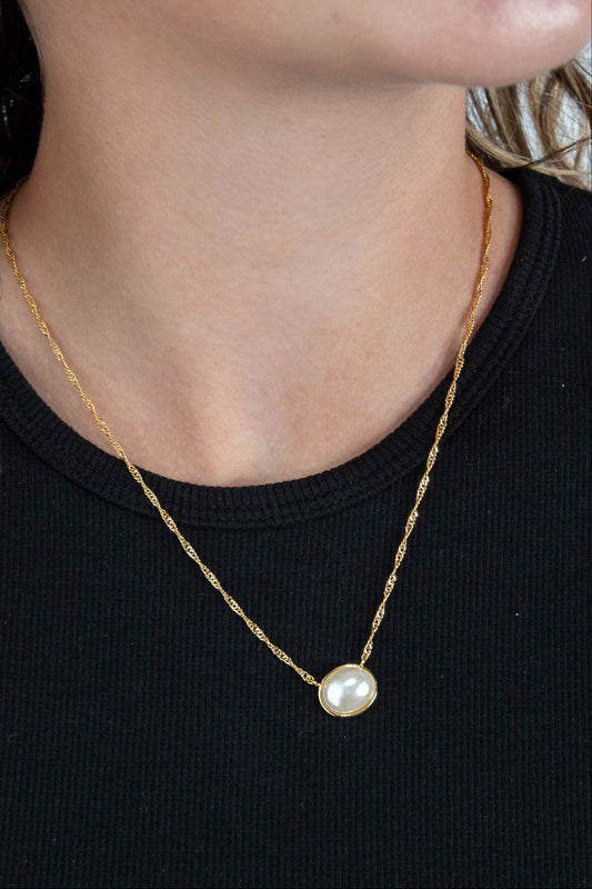 Divine Drop Oval Faux Pearl Pendant Necklace