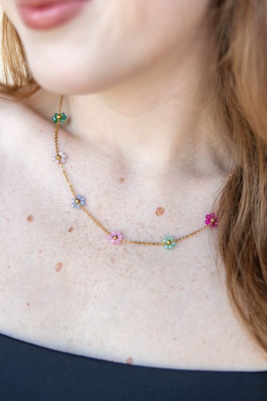 Daisies For Days Necklace