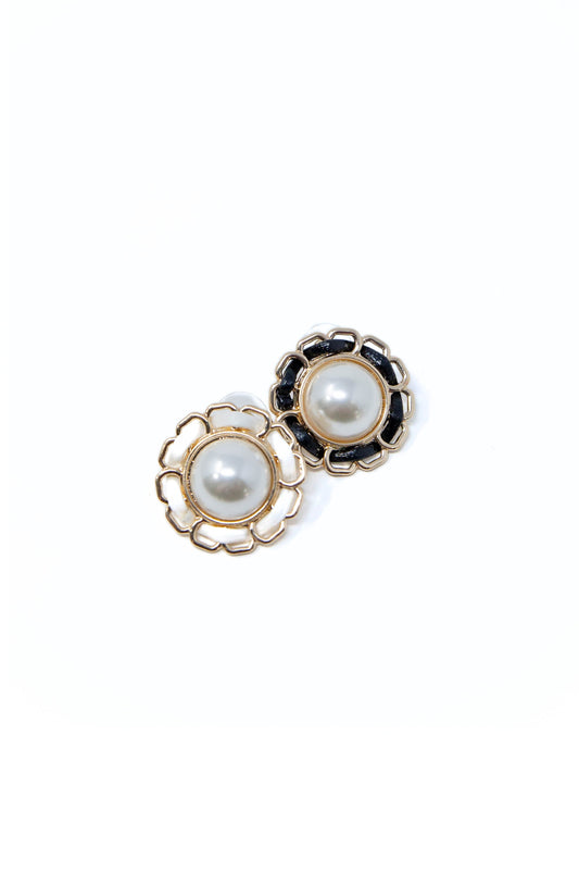 Pearl Fantasy Round Floral Frame Stud Earrings