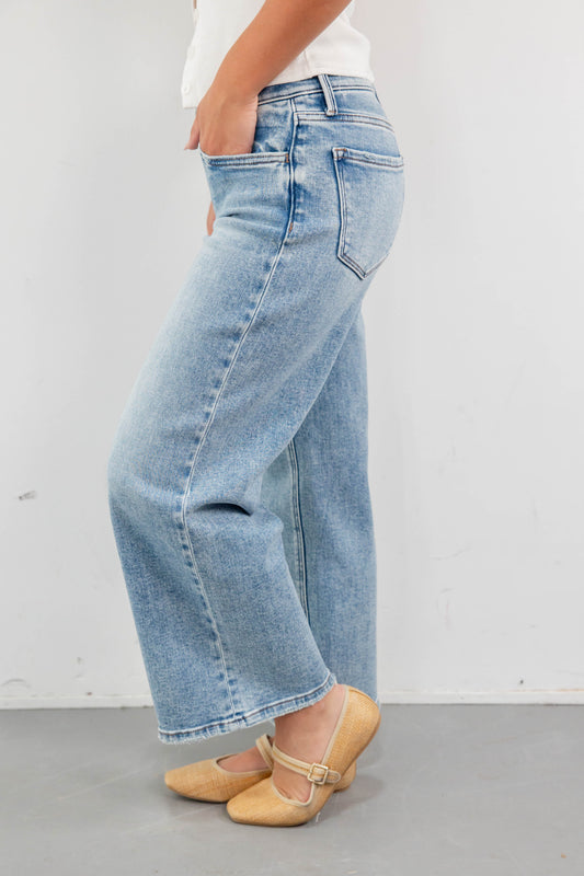 Worth the Hype Low Rise Wide Leg Crop Jeans