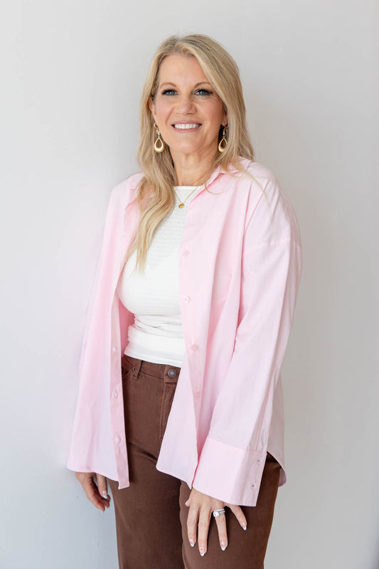 Understated Chic Classic Cotton Button Up Top